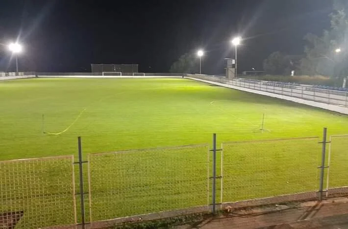 Stadiumi i KF Tërnocit me reflektorët e rinj në vitin 2023